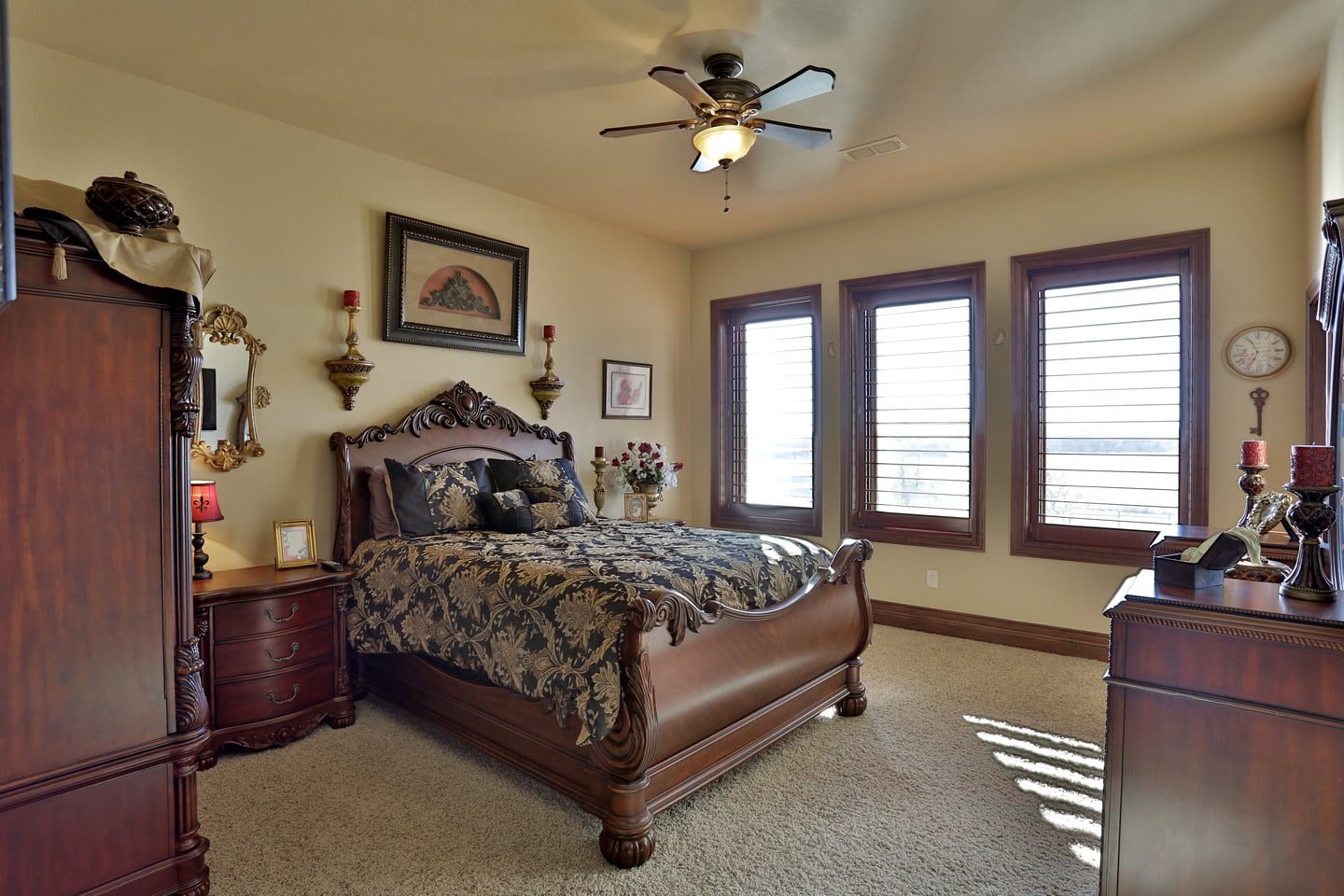 Grand master bedroom at Rusted Oaks Estate