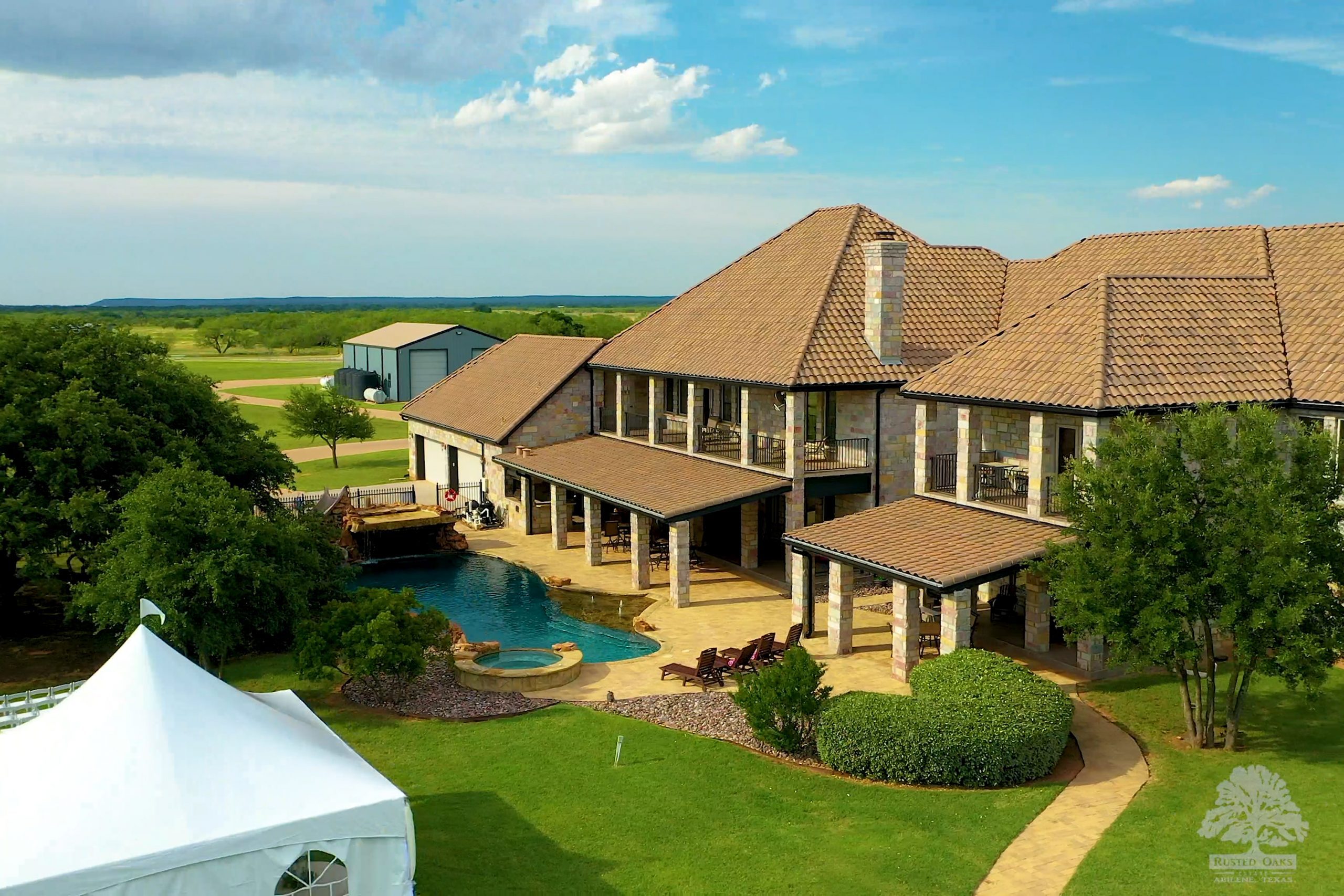 Rusted Oaks Estate — full property exterior